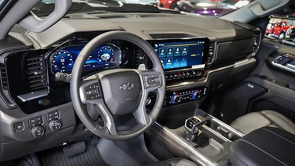 Chevrolet Silverado EV 15 of 25