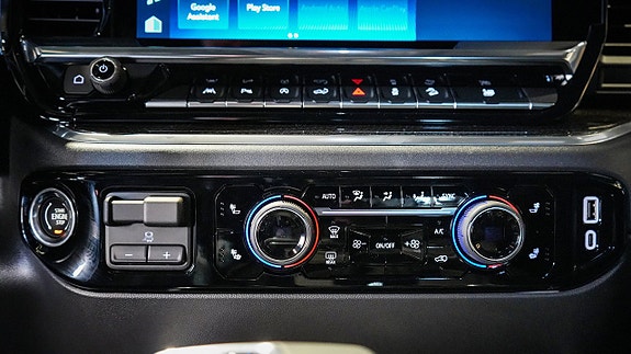 Chevrolet Silverado EV 21 of 25