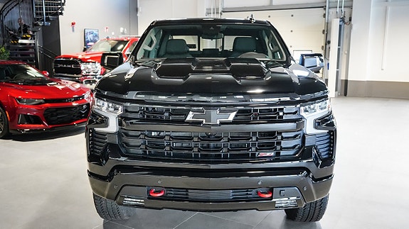 Chevrolet Silverado EV 4 of 25