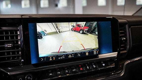 Chevrolet Silverado EV 22 of 25