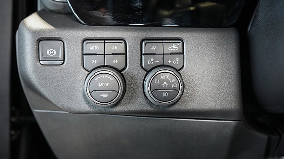 Chevrolet Silverado EV 20 of 25