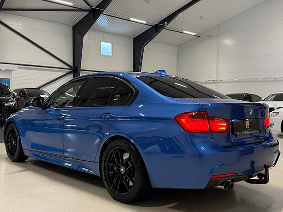 BMW 328i 13 of 20