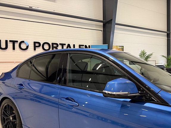 BMW 328i 9 of 20