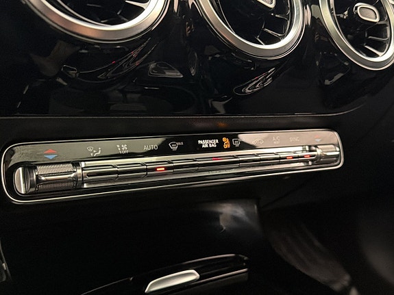 Mercedes-Benz CLA200 21 of 30