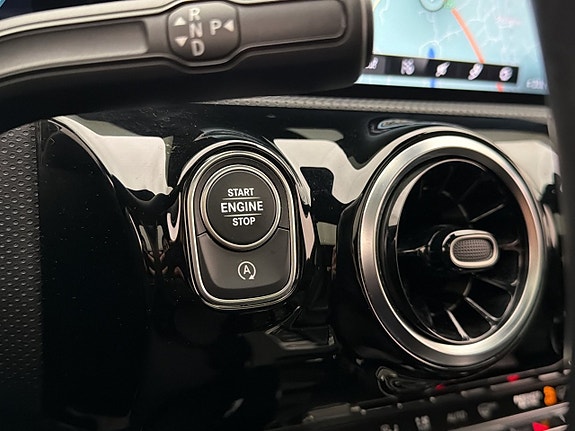 Mercedes-Benz CLA200 22 of 30