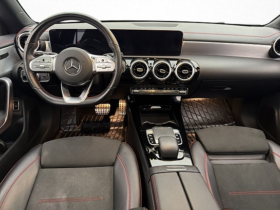 Mercedes-Benz CLA200 14 of 30