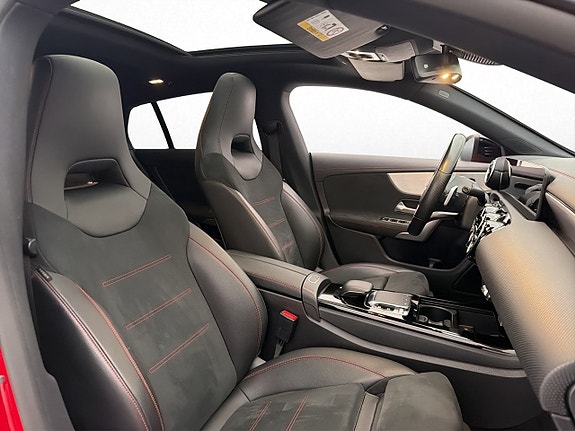 Mercedes-Benz CLA200 29 of 30