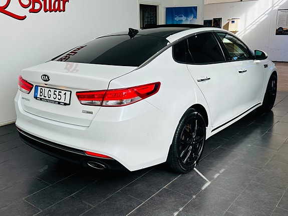 Kia Optima 8 of 25