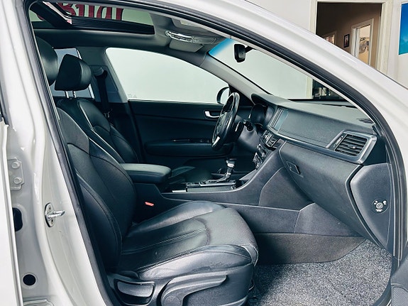 Kia Optima 14 of 25