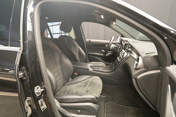 Mercedes-Benz GLC300 de 17 of 21
