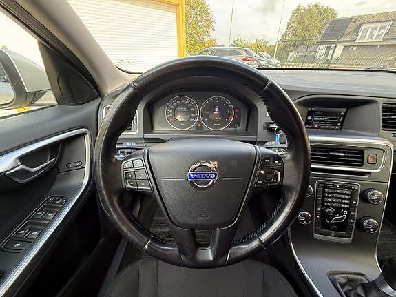 Volvo V60 9 of 11