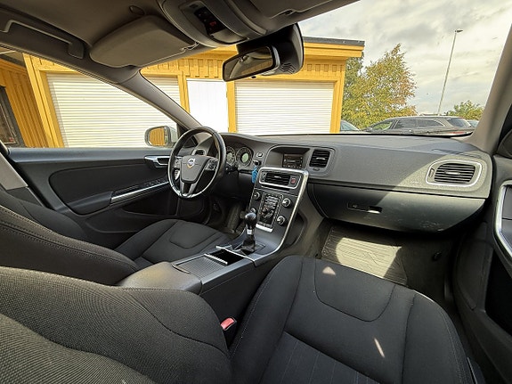 Volvo V60 10 of 11
