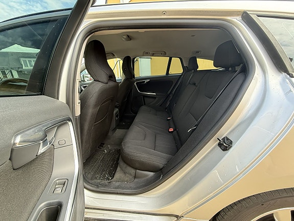 Volvo V60 11 of 11