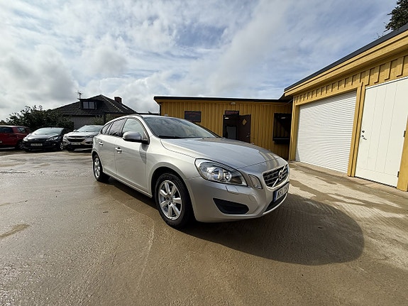 Volvo V60 3 of 11