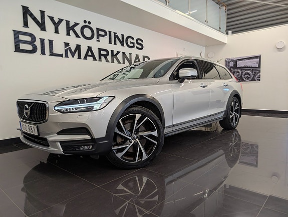 Volvo V90 Cross Country 2 of 20