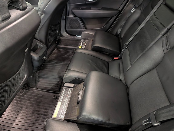 Volvo V90 Cross Country 10 of 20