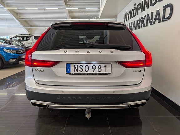 Volvo V90 Cross Country 4 of 20
