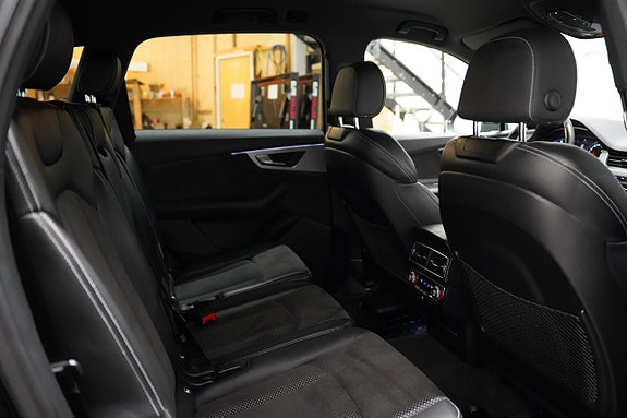 Audi Q7 27 of 30