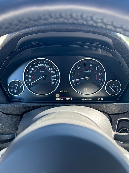 BMW 330e 9 of 14