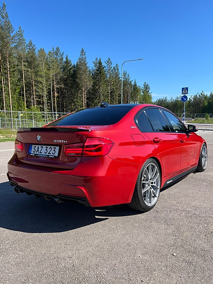BMW 330e 4 of 14