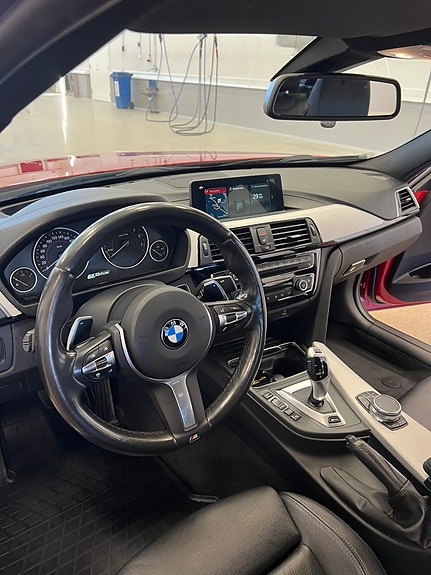 BMW 330e 10 of 14