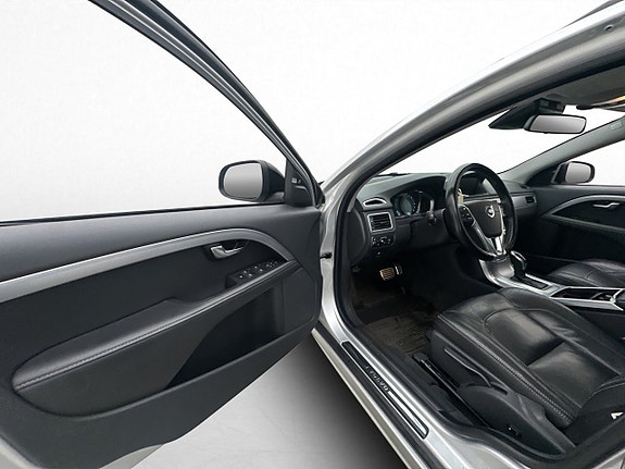 Volvo V70 15 of 30