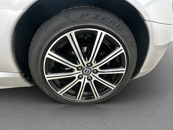 Volvo V70 10 of 30