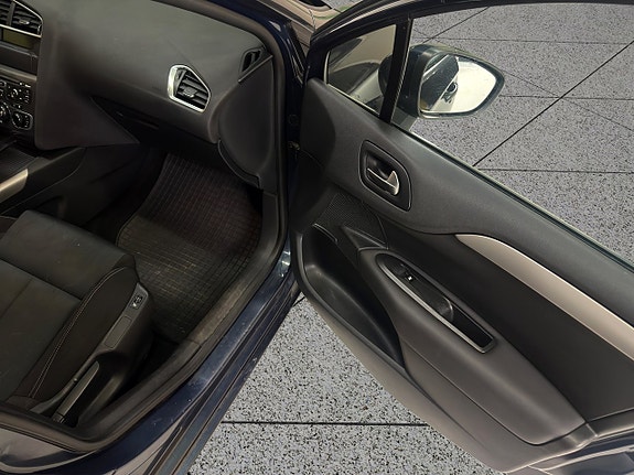 Citroen C4 15 of 27