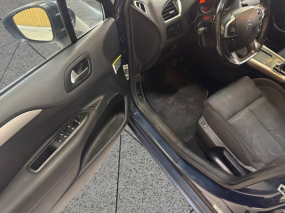 Citroen C4 14 of 27