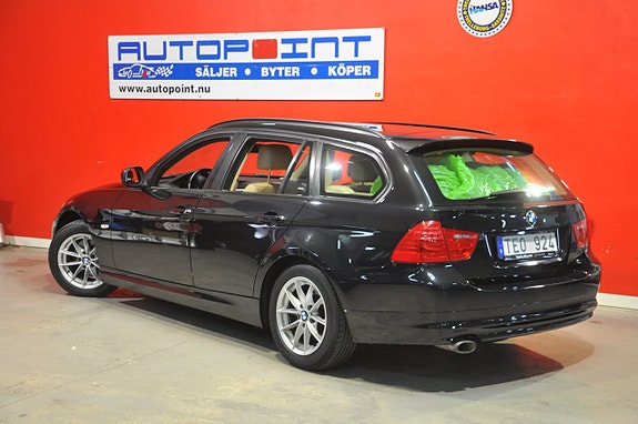 BMW 320d 4 of 24