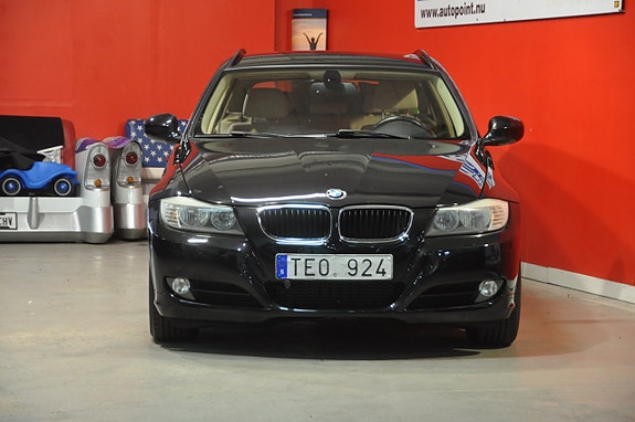 BMW 320d 2 of 24