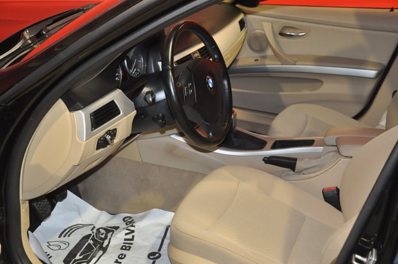 BMW 320d 8 of 24