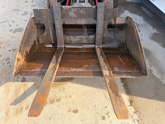 Weidemann 1240 CX35 LP 3 of 4