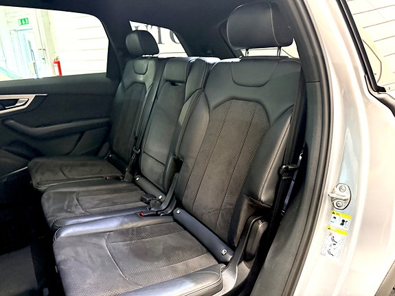 Audi Q7 13 of 18