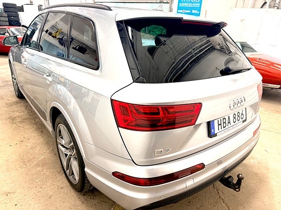Audi Q7 6 of 18