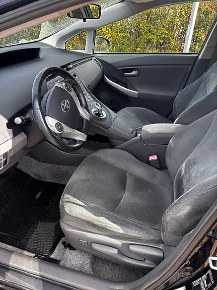 Toyota Prius 6 of 6