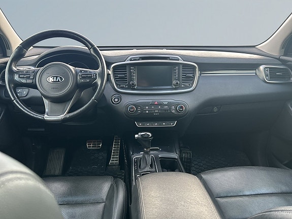 Kia Sorento 8 of 24
