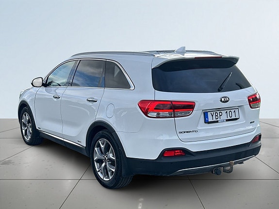 Kia Sorento 5 of 24