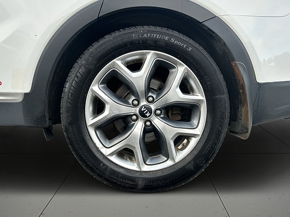 Kia Sorento 14 of 24
