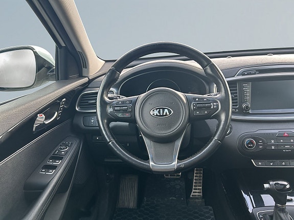 Kia Sorento 9 of 24