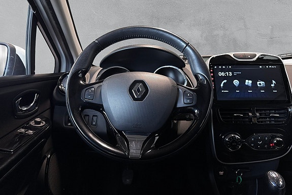 Renault Clio 14 of 17