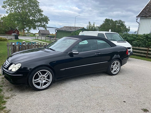 Mercedes-Benz CLK200 3 of 6