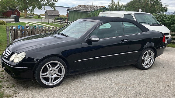 Mercedes-Benz CLK200 2 of 6