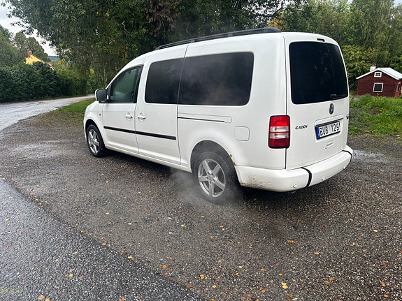 Volkswagen Caddy Maxi 2 of 11