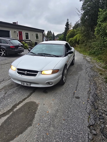 Chrysler Sebring 2 of 6