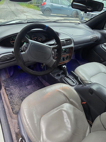Chrysler Sebring 4 of 6