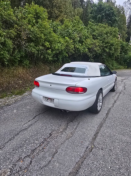 Chrysler Sebring 3 of 6