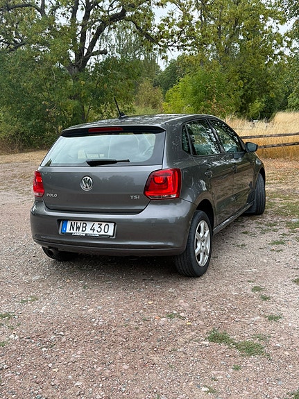 Volkswagen Polo 2 of 5