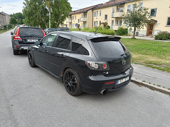 Mazda 3 4 of 5