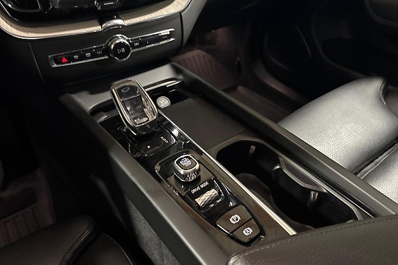 Volvo XC60 19 of 28